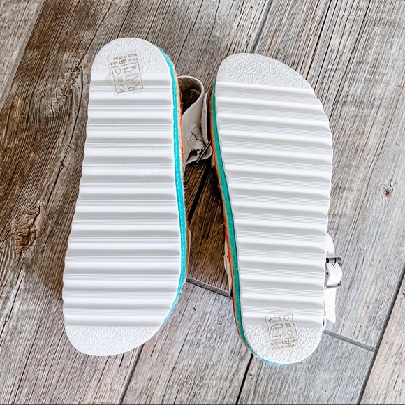 Rainbow Sandals - Picture 4 of 6